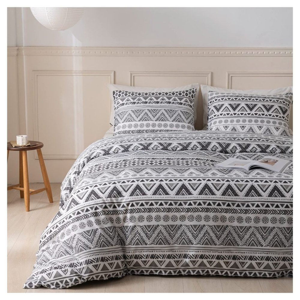 Ultra Soft Microfiber Bed Set, Boho Comforter Set, 3 Piece Breathable White Gray